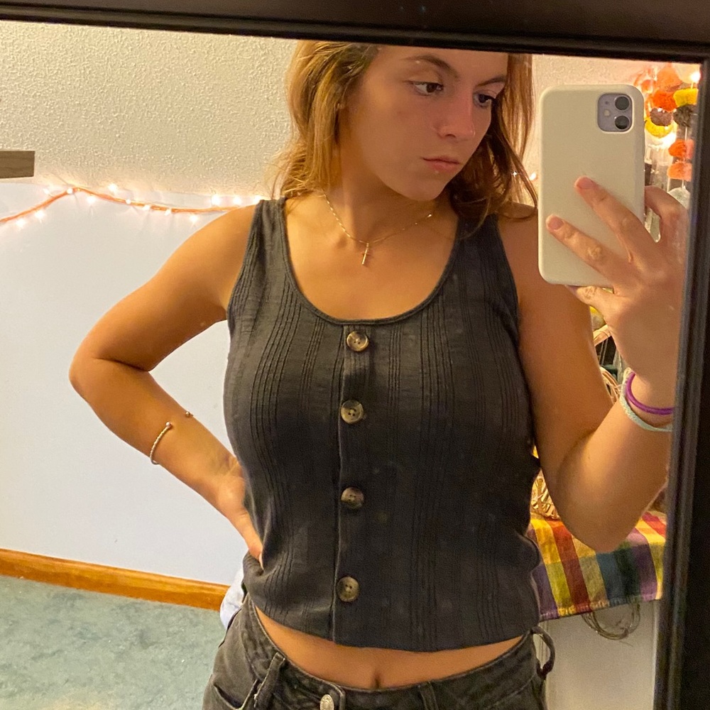 Gray tank top